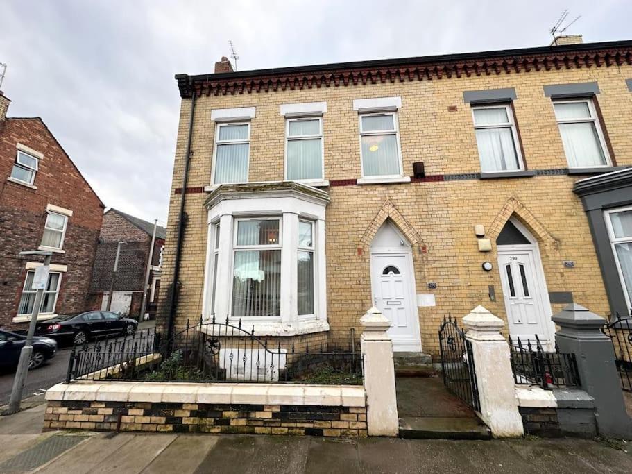The Kop Villa Liverpool Exterior photo